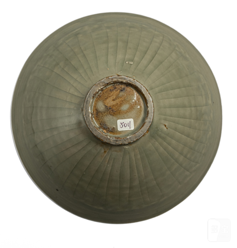A fine conical 'Yaozhou' ware bowl with carved floral decoration - 图2